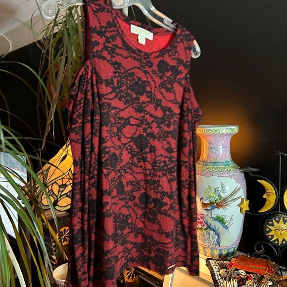 Michael Kors Red and Black Lace Peekaboo Shoulders Top Medium - Picture 11 of 14